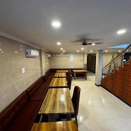 Hotel Walk Inn Faridabad Zewnętrze zdjęcie