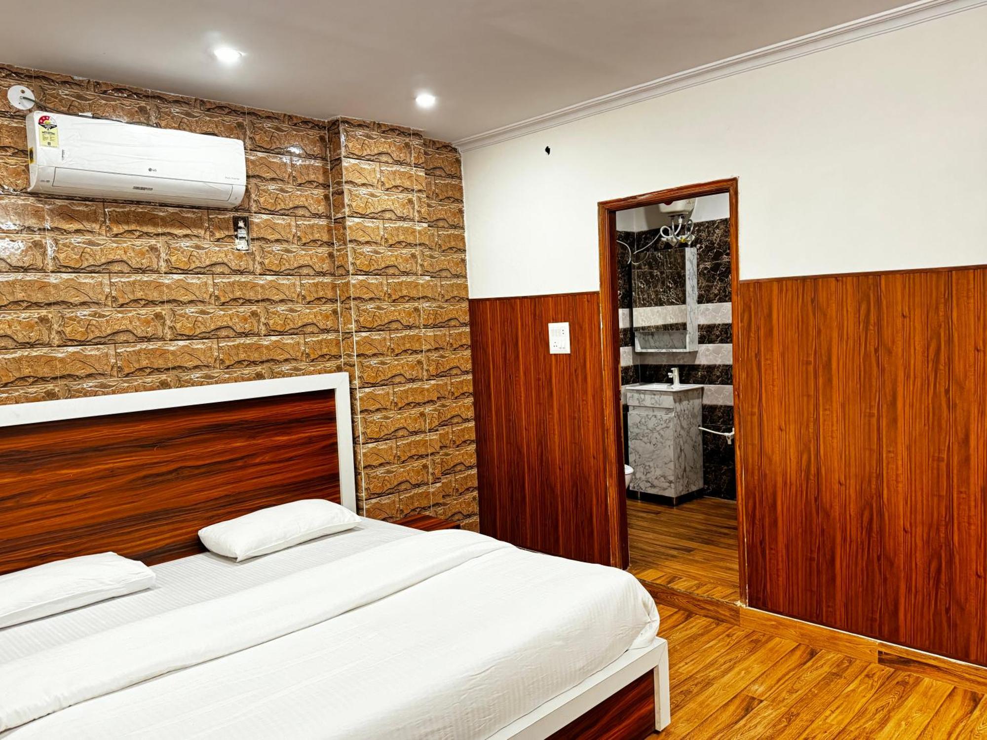 Hotel Walk Inn Faridabad Zewnętrze zdjęcie