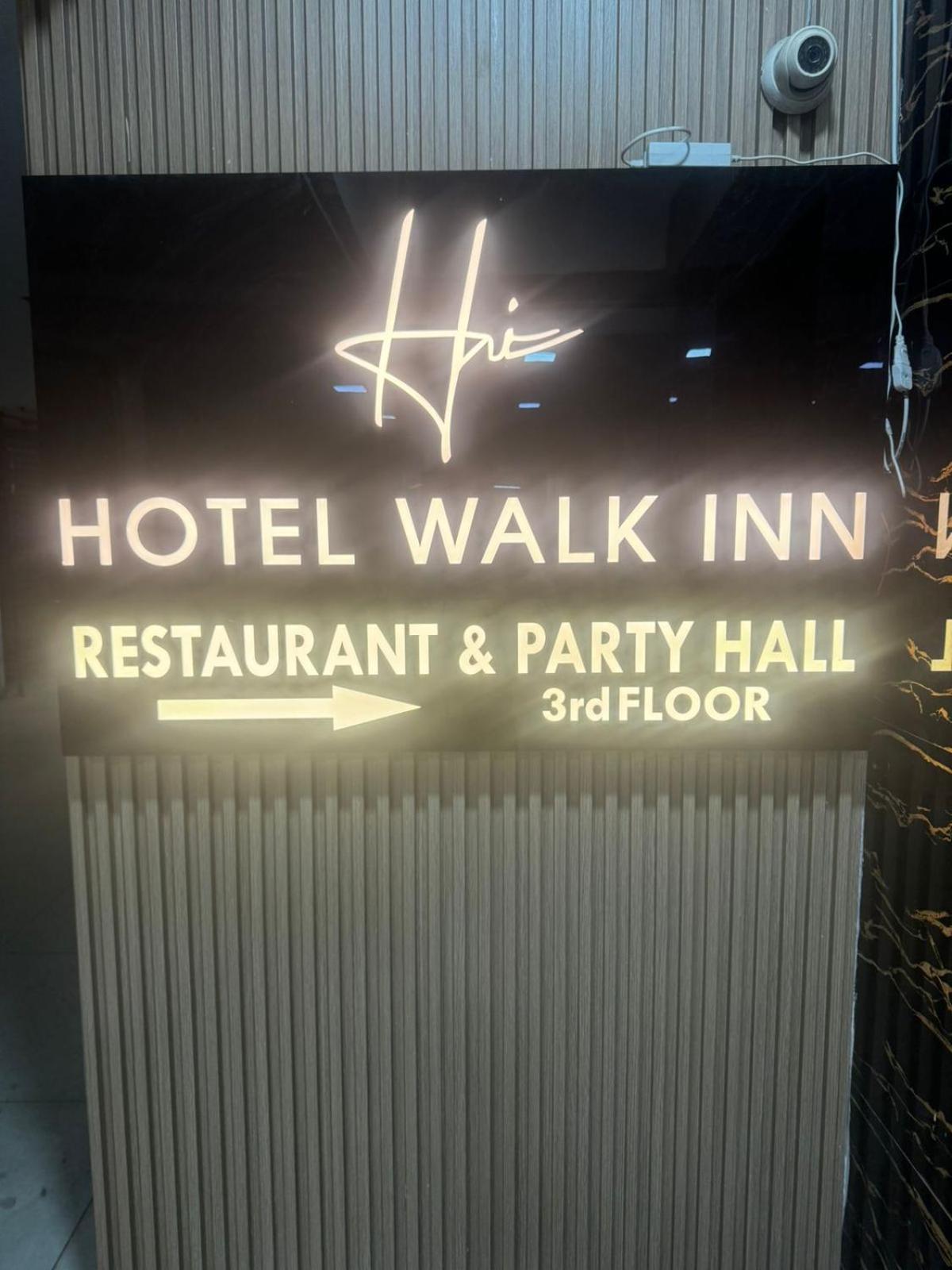Hotel Walk Inn Faridabad Zewnętrze zdjęcie