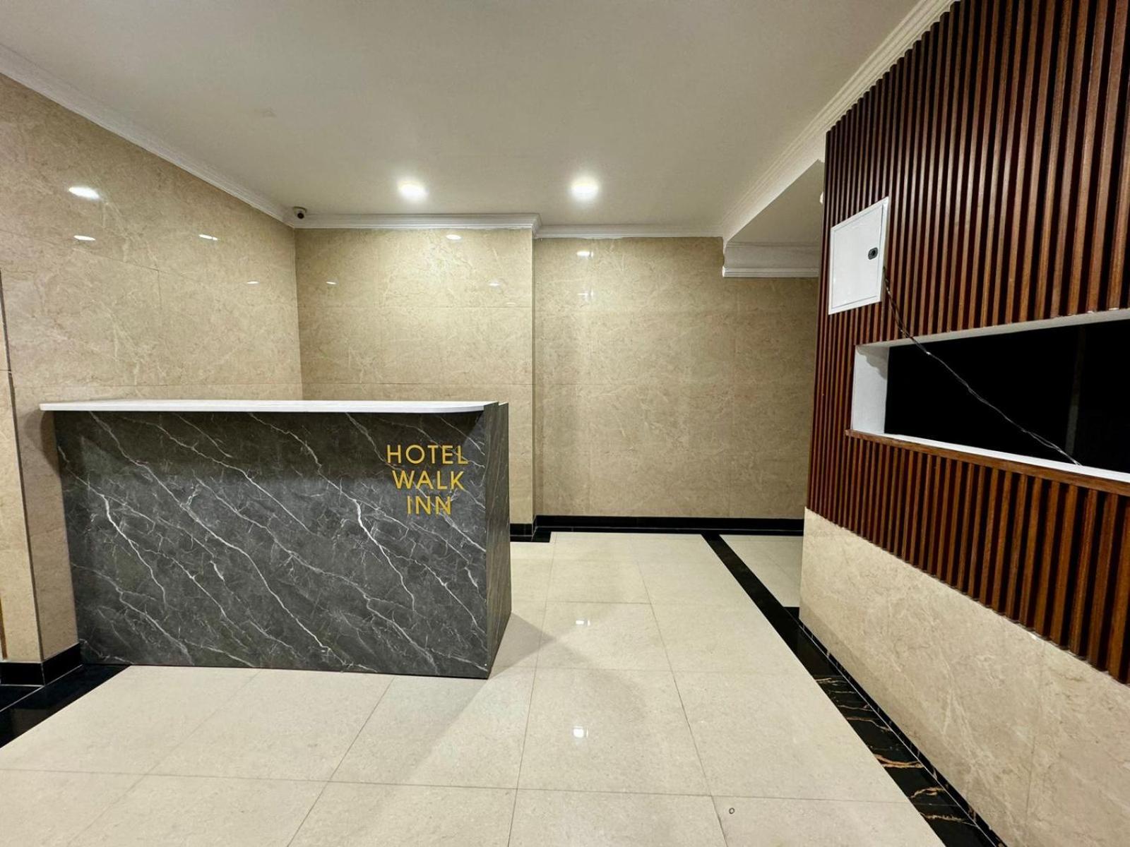 Hotel Walk Inn Faridabad Zewnętrze zdjęcie